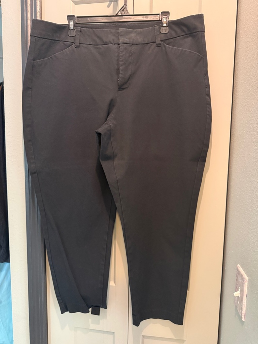 Woman’s Old Navy Black Stretch Chino Pants